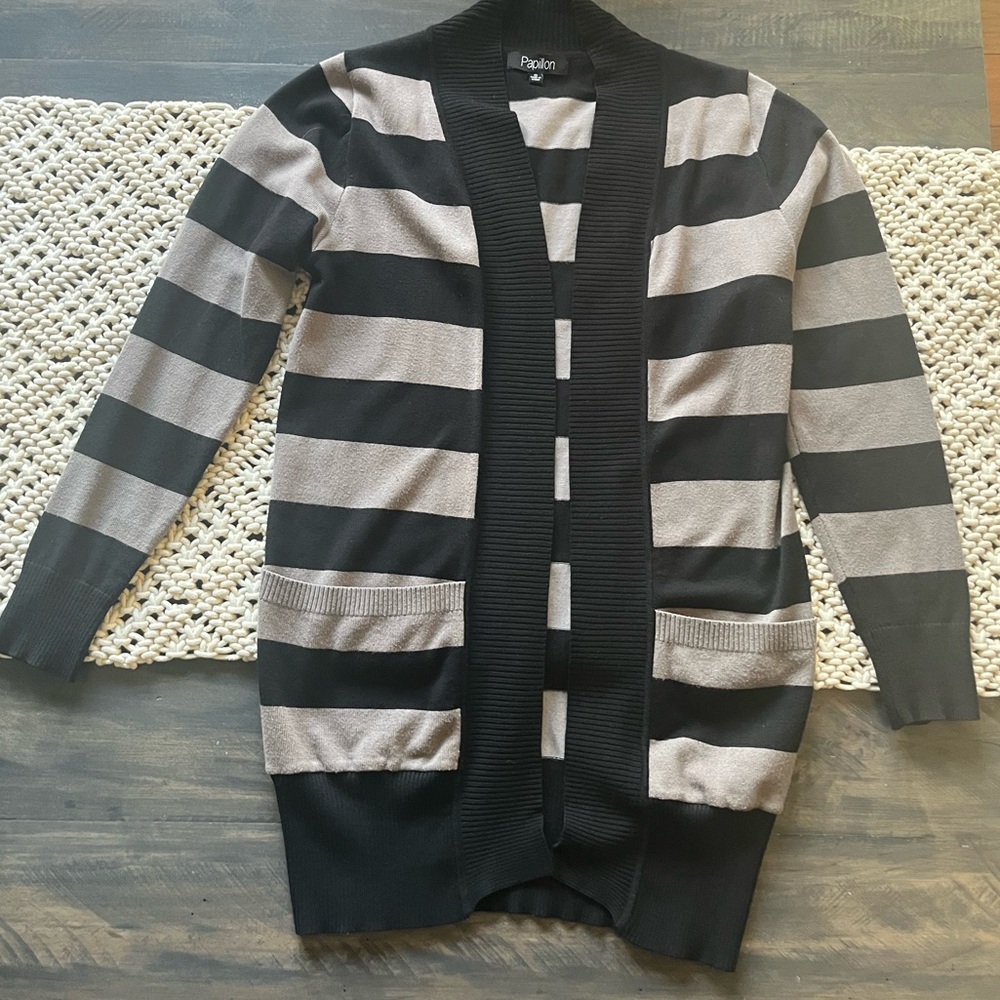 PAPILLON Black & Tan Cardigan Size S Like New